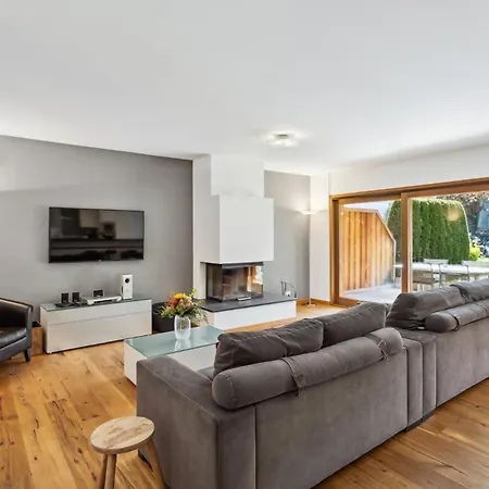 The By Mrs Miggins 4*