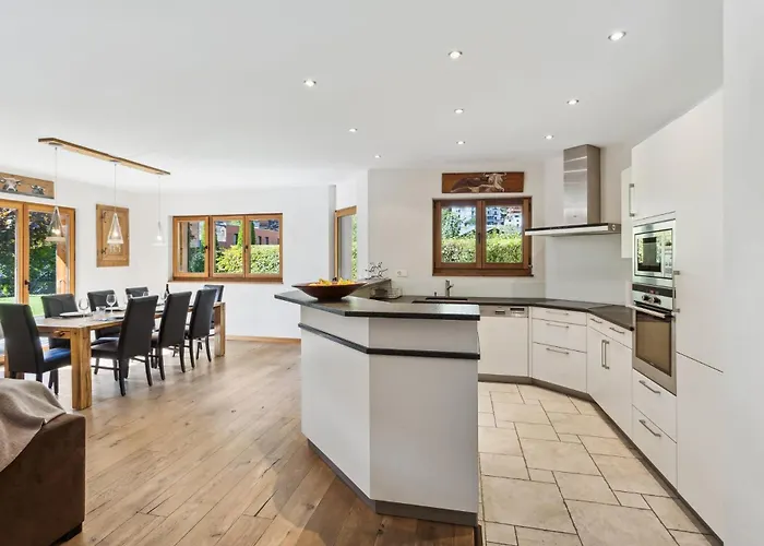 The By Mrs Miggins 4*