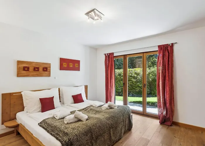 The By Mrs Miggins 4*